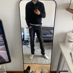 Ralph lauren pikee  - Långärmad pikee från ralplauren st L. Köpt för 1000 men säljer för 449kr. Hör av dig om du undrar något eller om du har pris förslag😁