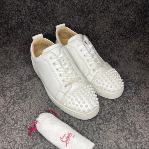 Christian Louboutin  - Skick 9/10 extra snören finns 