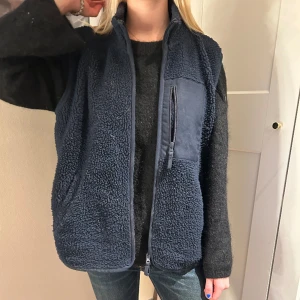 Teddy väst  - Snygg Teddy väst som passar perfekt nu till våren🤩