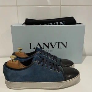 Lanvin skor - Hej! Säljer nu dessa super snygga lanvin skor. Skorna är i kanon skick 8/10. Med skorna medföljer dustbag och box 