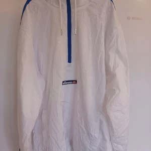 Ellesse jacka/tröja - Jätte snygg jacka använd fåtal gånger 