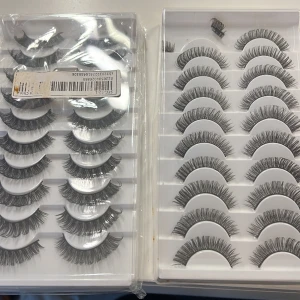 Fransar - Säljer dessa två paket fransar, som ni ser helt nya. Kommer inte till användning 💘