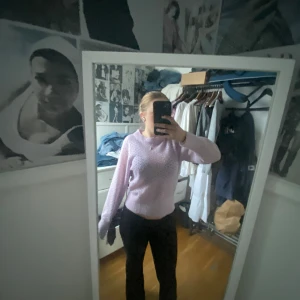 Stickad tröja  - Fin lila rosa stickad tröja som jag tyvärr inte använder längre ☺️☺️