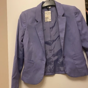 Kvaj  - Oanvänds, bra material 