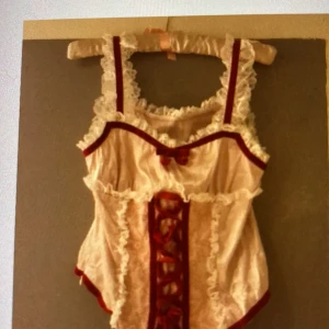 Bustier och mamelucker  - L