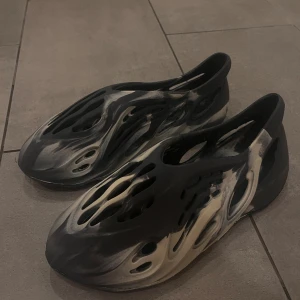 Yeezy Foamrunners  - Size 43