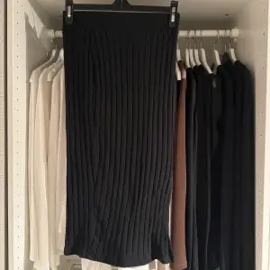 Säljer denna fina kjol från shein, använd fåtal gånger✨ storlek S✨ Skriv för fler bilder🩷