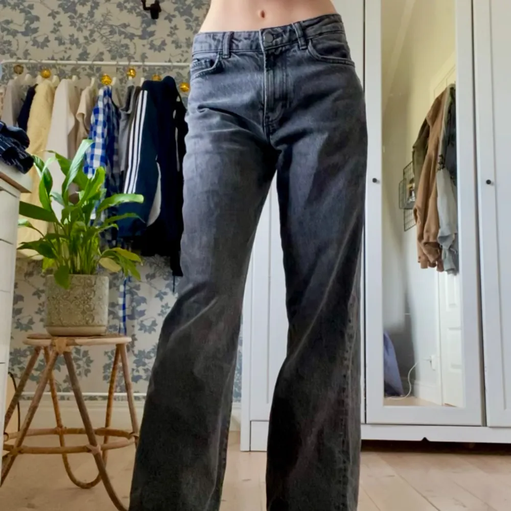 sviiin snygga jeans från märket KARVE. väl använda så men ändå superfräscha! . Jeans & Byxor.