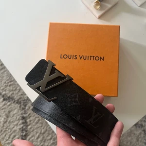 Lv skärp sz 95cm eclipse monogram - Kvitto samt box finns Dagens retail är över 6k så utgår inte från kvittots. 