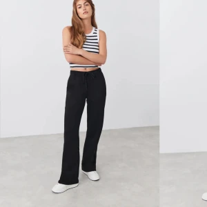 Mjukisbyxor  - Säljer dessa mjukis byxor ifrån gina då dom är korta för mig