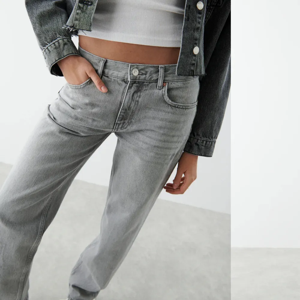 så fina jeans men kommer inte till användning❤️❤️🔥🔥älskade de men inte min stil längre🥰 . Jeans & Byxor.