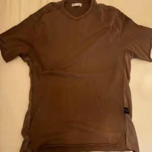 T-shirt - Fint skick, bara använd ett par gånger.