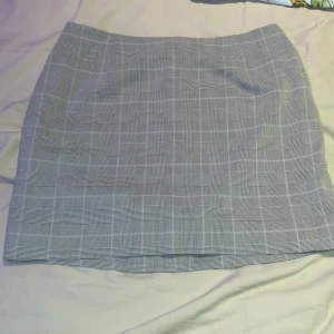 Kjol  - Ny utan prislapp 