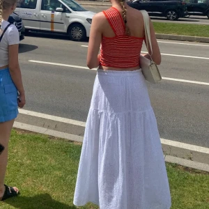 Topp från zara - Super söt och unik topp från zara, stl S men liten väldigt liten storleken.💕 