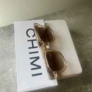 Chimi solglasögon  - Säljer mina chimi solglasögon då de inte kommer till användning💕Fint skick💕Pris kan diskuteras💕