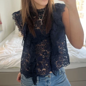 Zara spetstopp - Super snygg spetstopp från Zara, aldrig använd! 💞