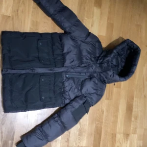 Plm original denim 273 jacka  - Plm original denim 273 jacka i storlek S-M skick 10/10,anledningen att jag säljer den är för att jag inte använder den längre,använd i bara 1-2 månader.priset kan alltid diskuteras.