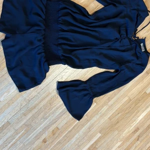 jumpsuit  - jumpsuit size s . 