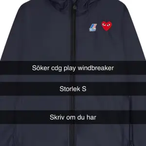 Söker cdg play windbreaker! Skriv vid funderingar eller om du har✅ Storlek S