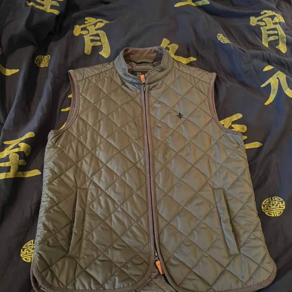 Säljer Morris väst 