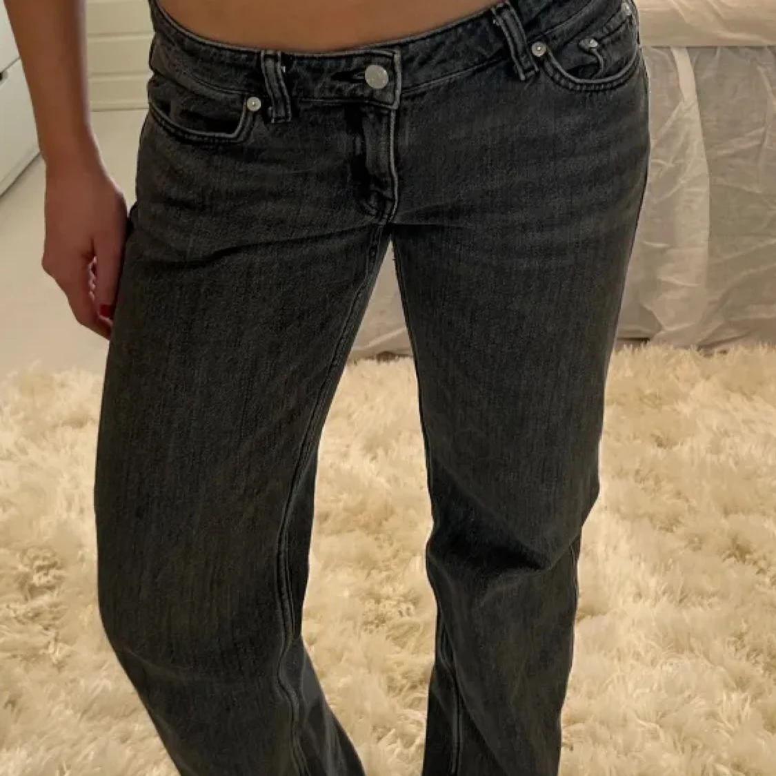Lågmidjade Weekday jeans