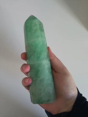 Flourite torn - Torn gjort i grön flourite. Köpt i Göteborg på Regnbågen för 400 kr.