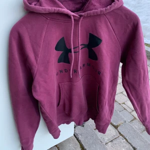 Hoodie  - Under armour hoodie i strl xs