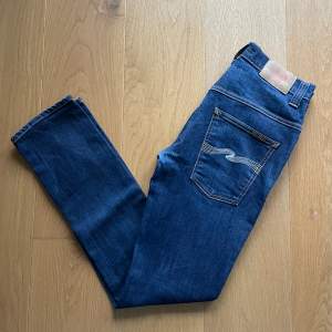 Säljer ett par galet feta Nudie Jeans | Skick 9/10, strl 31/32 | Modell ”Thin Finn” Slim Fit | Nypris 1600Kr |  För mer frågor eller funderingar kom pm!