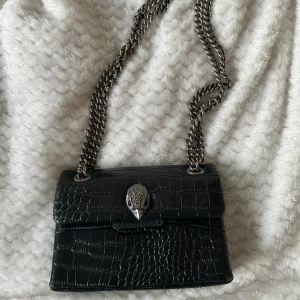 Kurt geiger Väska  - Så snygg väska från Kurt geiger! 