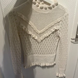 Tröja  - Fin spets tröja från zara 