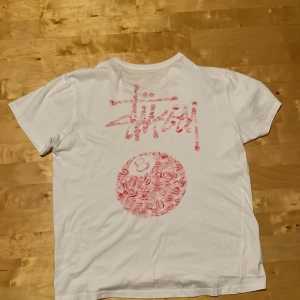 Stüssy kisses custom - Fin custom Stüssy tröja med kyssmärken