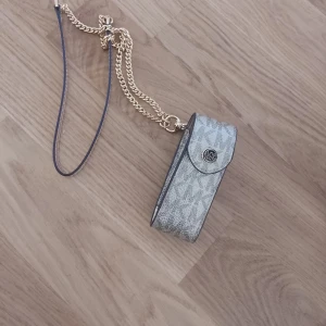 MK Läppstift fodral  - Äkta MK läppstift fodral,helt nytt