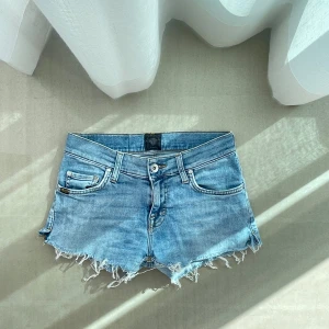 Coola jeansshorts!! - Säljer dessa snygga jeansshorts❣️❣️❣️ kontakta för mått