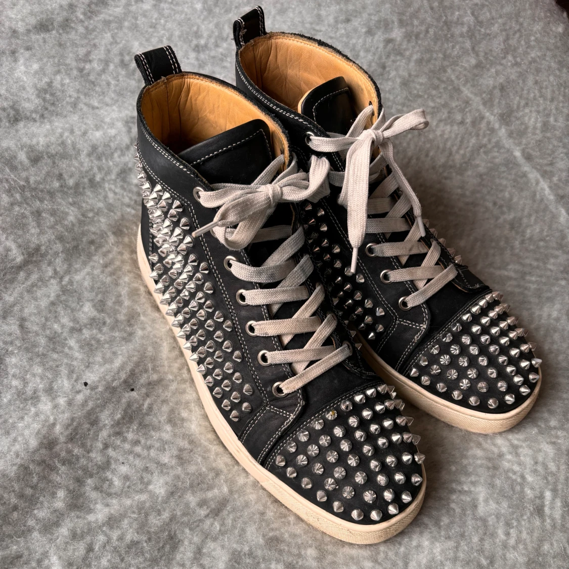 Christian Louboutin  - 90