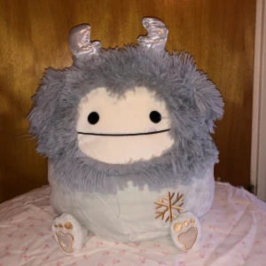 Squishmallows bigfoot Evita  - Ny 30cm