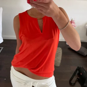 Snygg topp - Ascool topp ifrån Michel kors, sällan använd och i toppskick storlek M men passar S ❤️🪩🍸