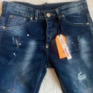 Dsquared2 - Storlek 44 aldrig använda 