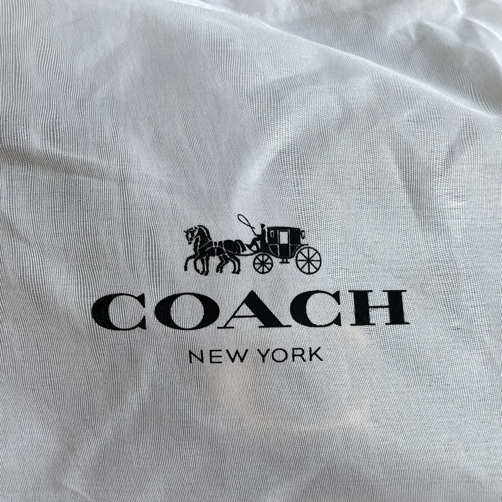 Coach liknande väska helt ny. Väskor.