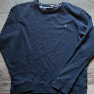 Navy Blue Gant sweatshirt. Skick 9/10. 176cm 16 år.