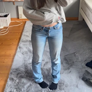 Fina blåa icon byxor  - Lite slitna men inget man tänker på.