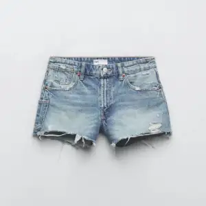 Säljer dessa shorts ifrån zara då dom är för små🥰❤️ Inga märkbara defekter förekommer❤️ Hör av dig vid frågor eller om fler bilder önskas🥰