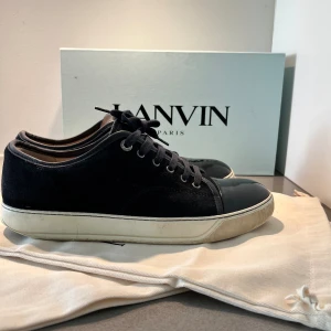 Lanvin cap toe - Super fräscha Lanvins i en fin mörkblå färg🌟| skick: 8/10| allt ingår|  Vid fler frågor är det bara att skriva🤩