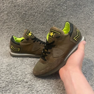 Philipe model - Säljer nu dessa Philipe model trainers. Skick 10/10.  Passar även 37.