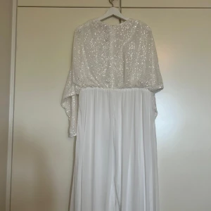 Festklänning  - För mer info skriv 