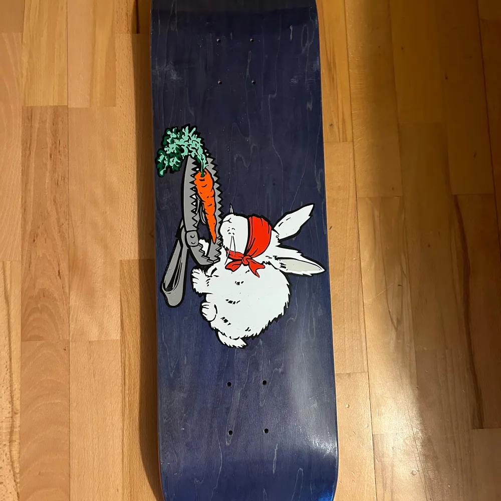 Säljer detta sjukt rare deck som jag köpte för ett par år sedan men har bara blivit liggandes. Går för 1,5-2000kr på eBay. . Accessoarer.