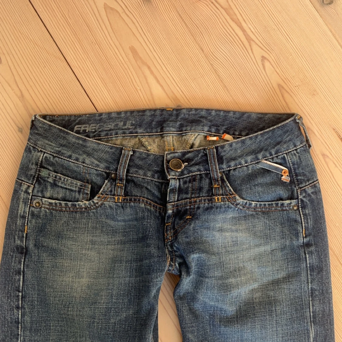 lågmidjade jeans  - 91