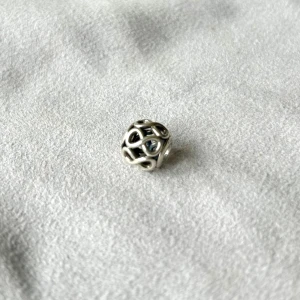 Evighetstecken  Berlock Pandora - Som ny. Kostar 249 i butiken.