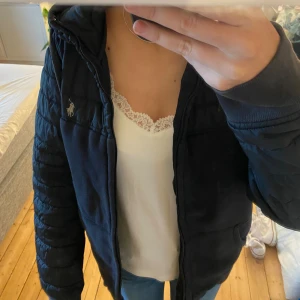 Ralph Loren jacka  - En jätte fin jacka i bra skick💗 Pris går att discusera💗 Skriv gärna ifall du undrar över något🤗