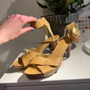 Snygga klackskor från Kennel & schmenger  - Supersnygga klacksor i storlek 38 från Kennel & Schmenger