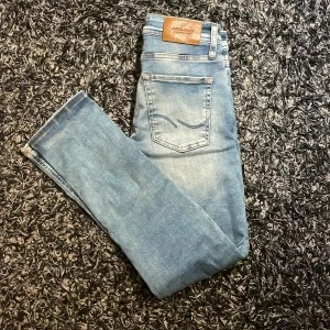 Jack and Jones jeans  - Säljer mina snygga jack and Jones jeans pris kan diskuteras skick 10/10